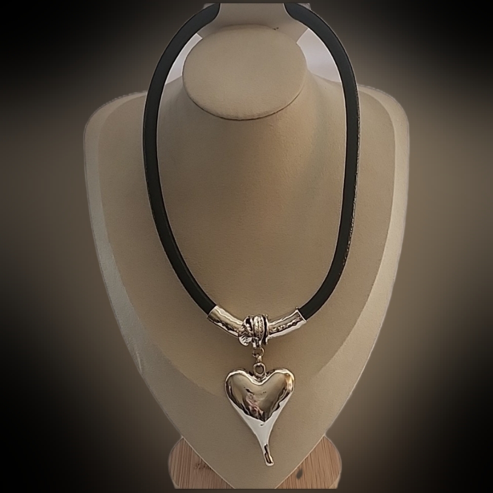 Silver-Tone Puffed Heart Pendant Necklace Leather Cord Coronet MAGNETIC Close